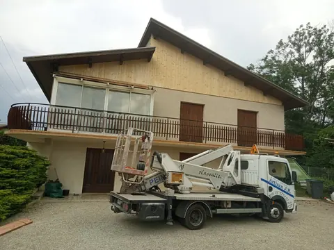 Traitement des bois en façade – avant travaux